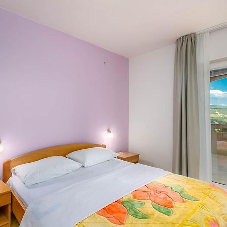 Apartmani Luka Kornić エクステリア 写真
