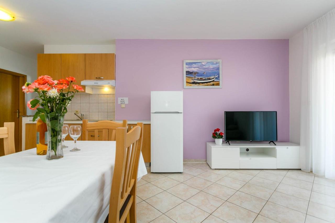 Apartmani Luka Kornić エクステリア 写真