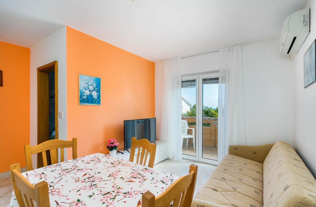 Apartmani Luka Kornić エクステリア 写真