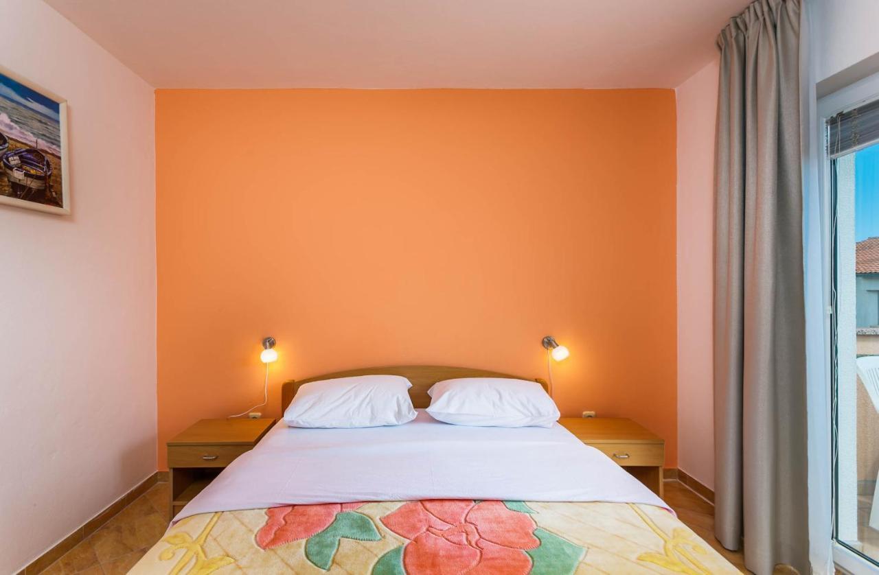 Apartmani Luka Kornić エクステリア 写真